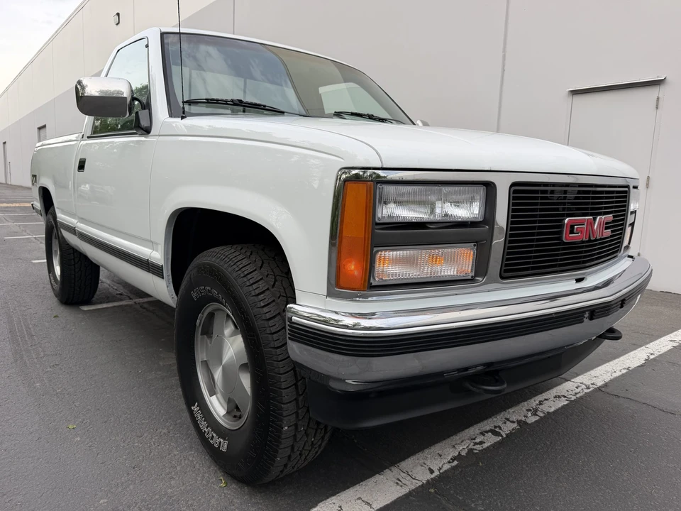 1990 GMC Sierra 1st Gen - Image 3 of 31