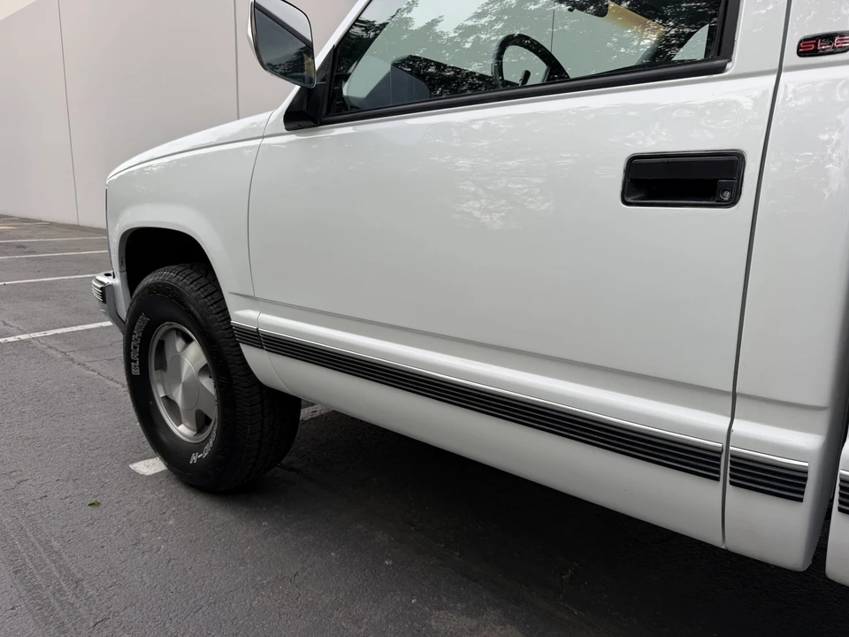 1990 GMC Sierra 1st Gen - Image 18 of 31