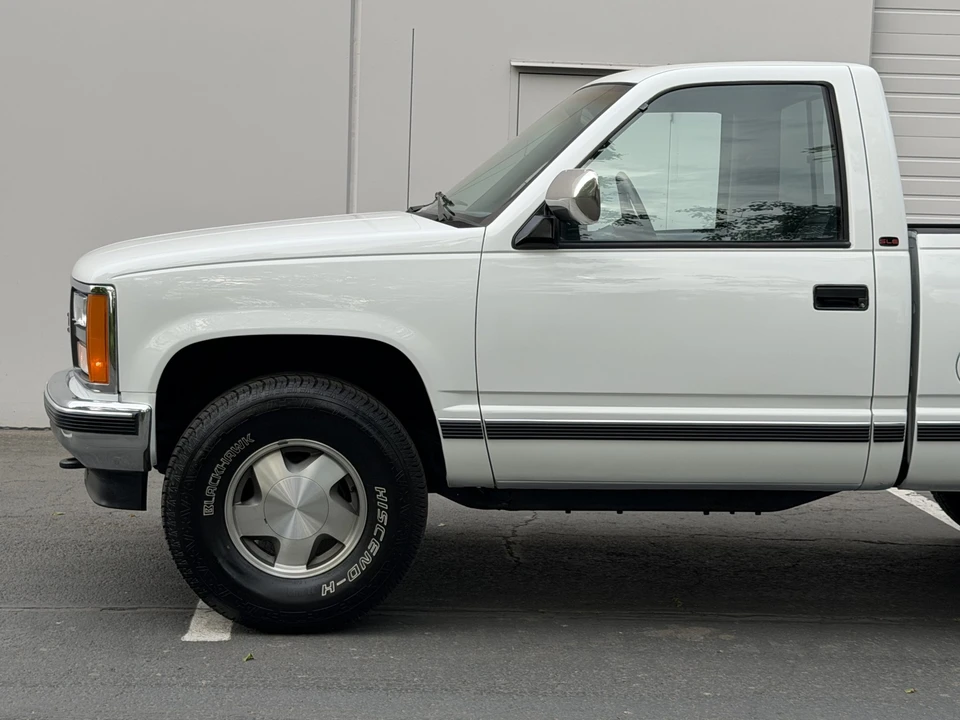 1990 GMC Sierra 1st Gen - Image 13 of 31