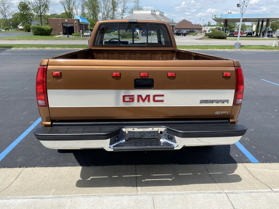 1990 GMC Sierra 1st Gen - Image 8 of 31