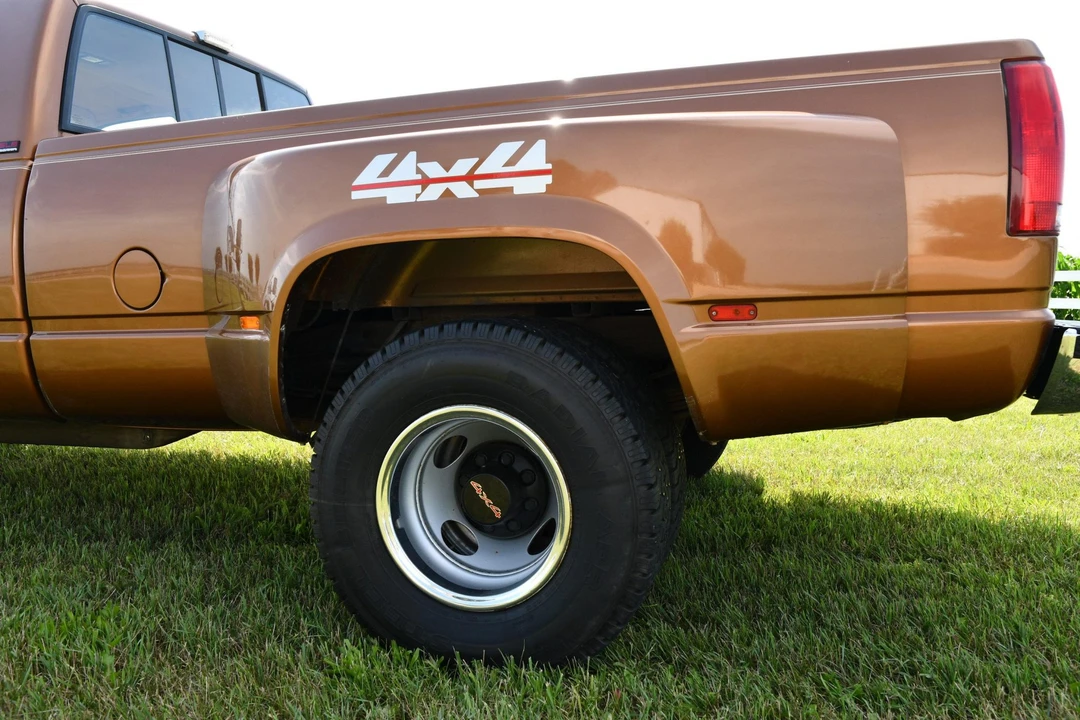 1990 GMC Sierra 1st Gen - Image 20 of 31