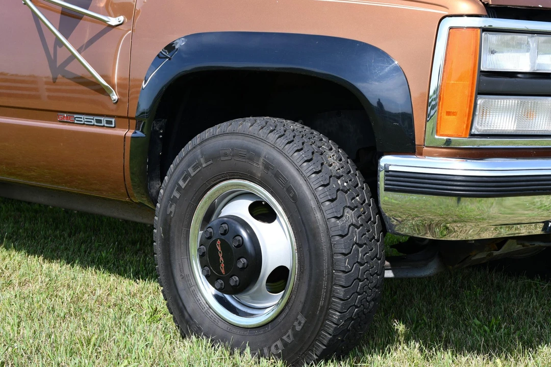 1990 GMC Sierra 1st Gen - Image 17 of 31