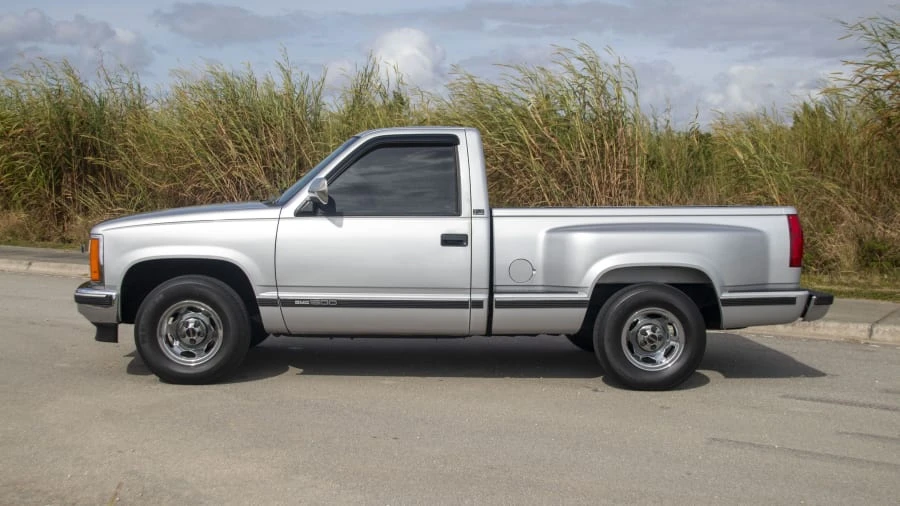 1990 GMC Sierra 1st Gen - Image 2 of 28