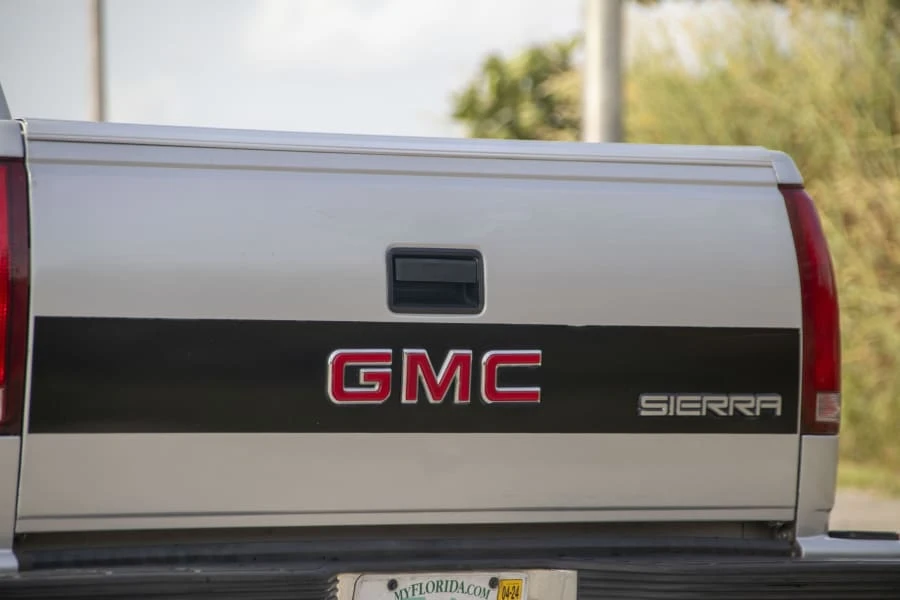 1990 GMC Sierra 1st Gen - Image 11 of 28