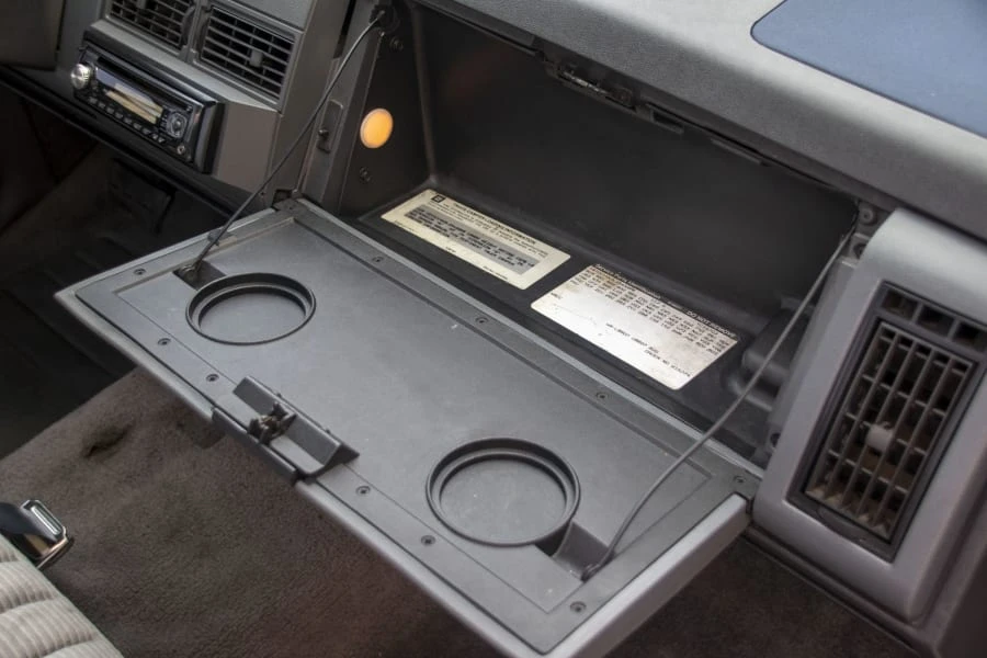 1990 GMC Sierra 1st Gen - Image 18 of 28
