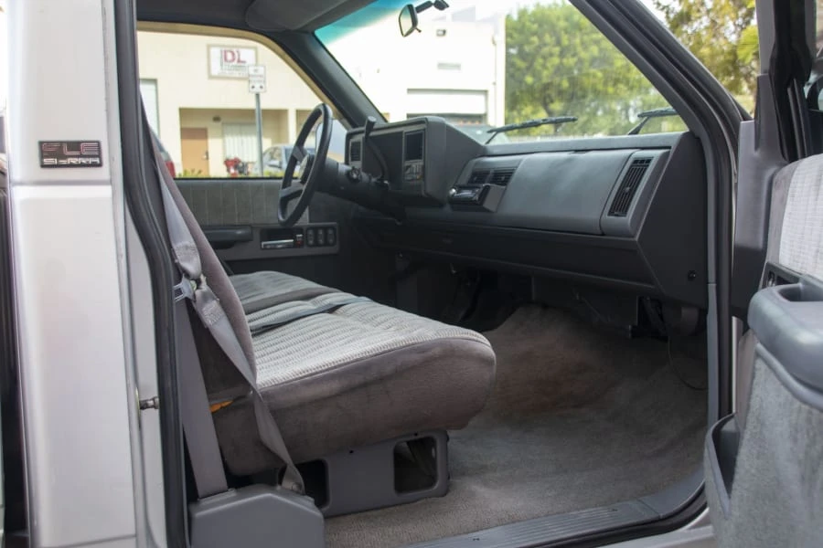 1990 GMC Sierra 1st Gen - Image 19 of 28