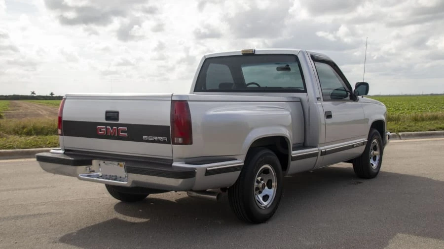 1990 GMC Sierra 1st Gen - Image 3 of 28