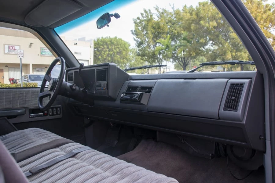 1990 GMC Sierra 1st Gen - Image 21 of 28