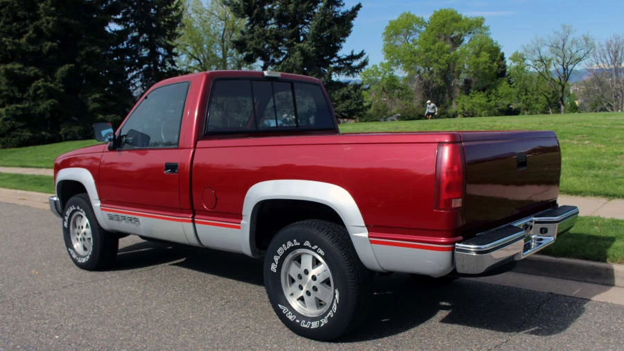 1990 GMC Sierra 1st Gen - Image 3 of 12