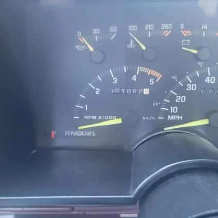 1990 GMC Sierra 1st Gen - Image 7 of 9