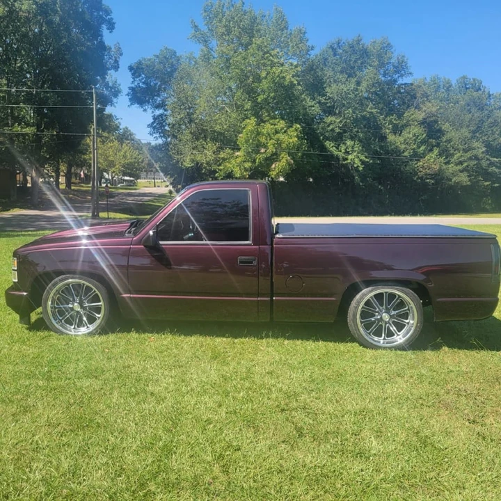 1990 GMC Sierra 1st Gen - Image 2 of 9