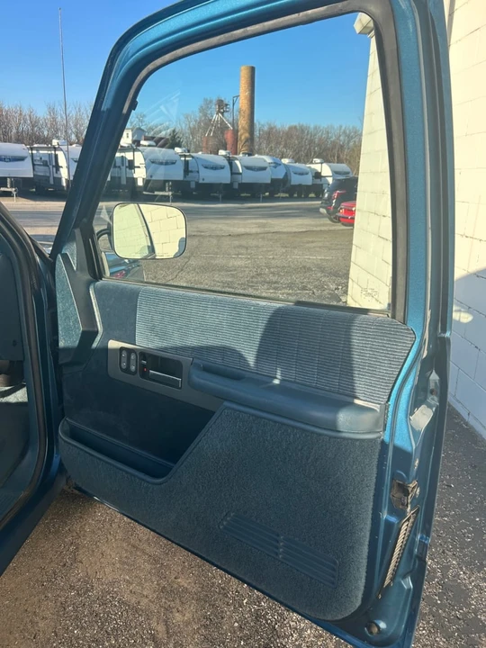 1990 GMC Sierra 1st Gen - Image 15 of 15