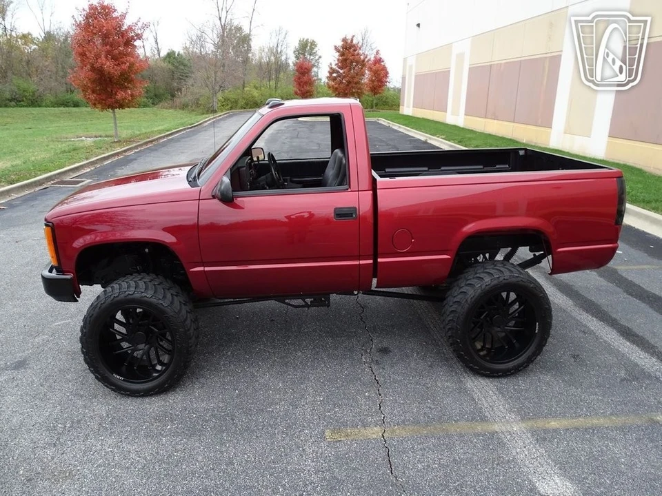 1990 GMC Sierra 1st Gen - Image 7 of 12