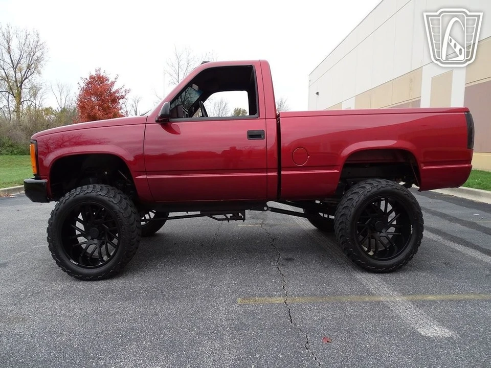 1990 GMC Sierra 1st Gen - Image 8 of 12