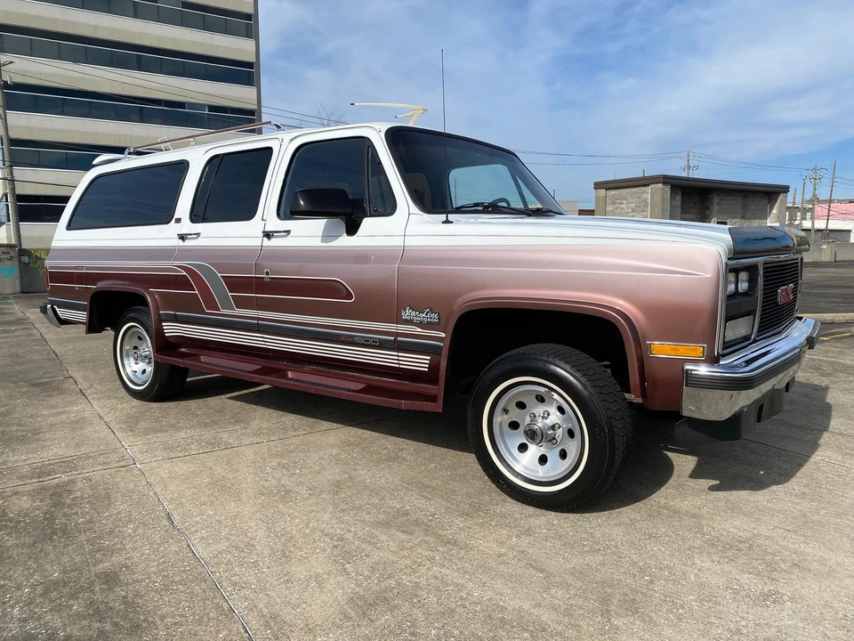 1990 GMC Suburban 7th Gen - Image 5 of 31