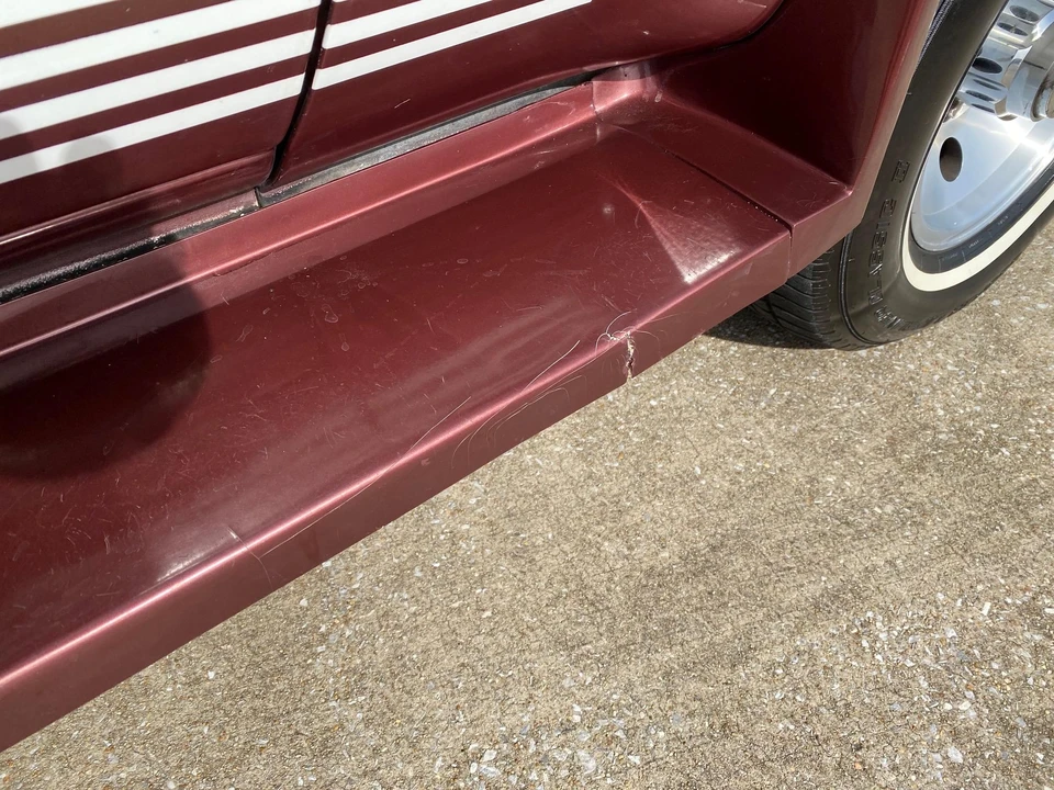 1990 GMC Suburban 7th Gen - Image 25 of 31