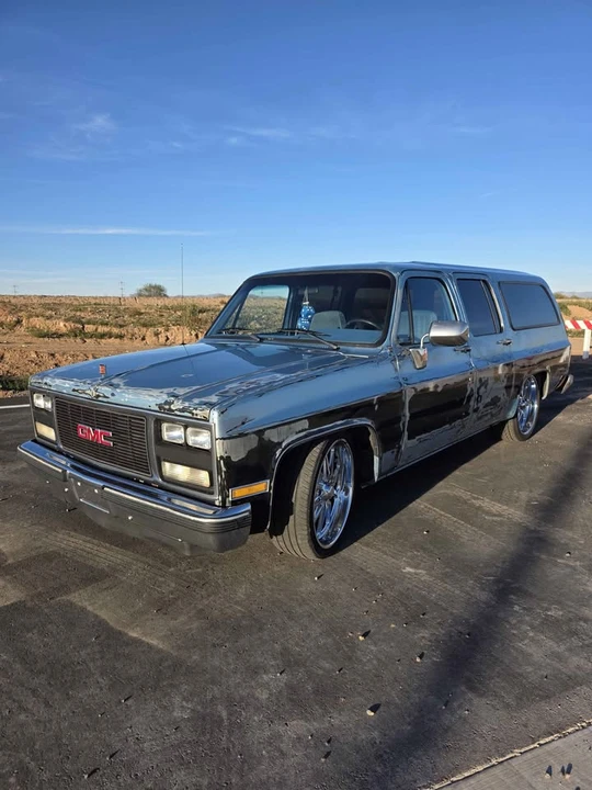 1990 GMC Suburban 7th Gen - Image 6 of 20