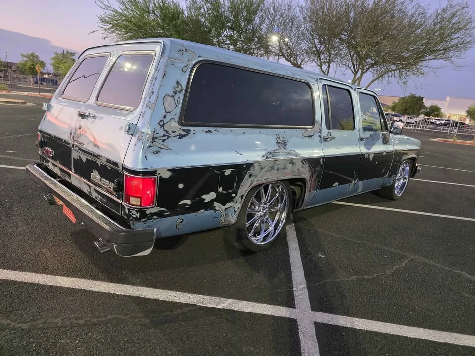 1990 GMC Suburban 7th Gen - Image 19 of 20