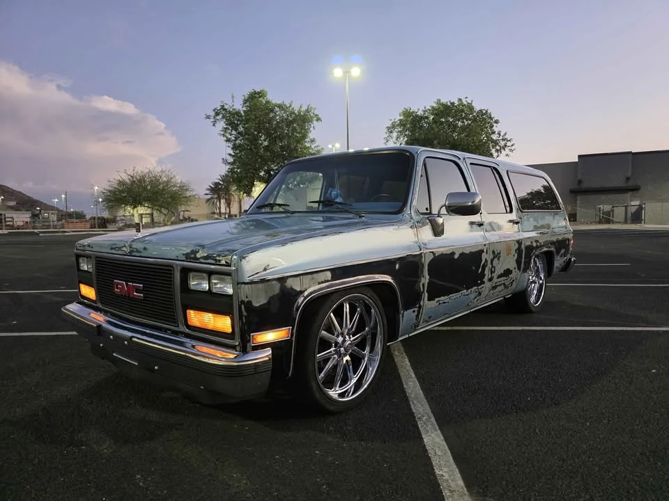 1990 GMC Suburban 7th Gen - Image 17 of 20