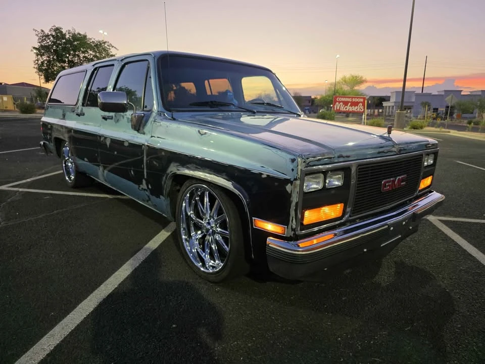 1990 GMC Suburban 7th Gen - Image 18 of 20
