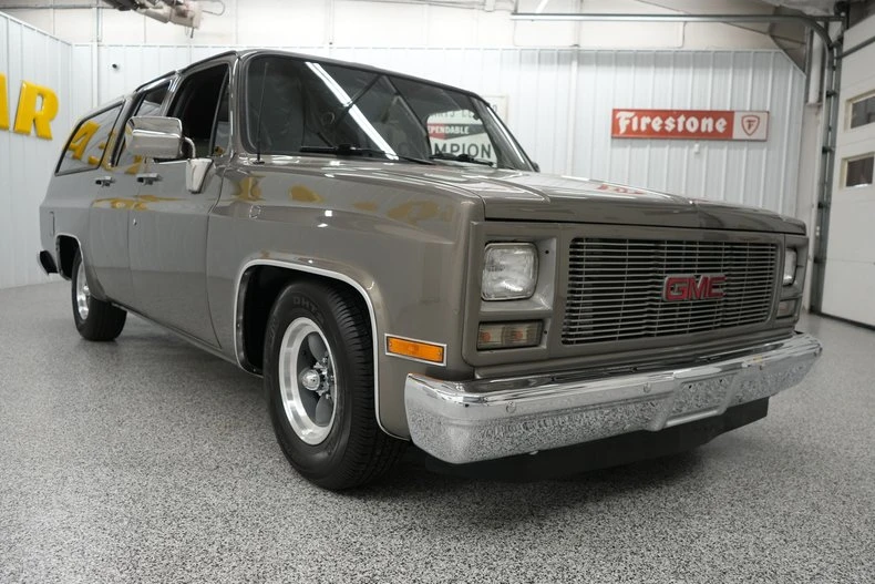 1990 GMC Suburban 7th Gen - Image 23 of 31