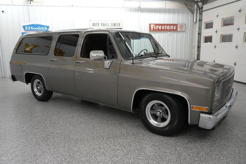 1990 GMC Suburban 7th Gen - Image 20 of 31