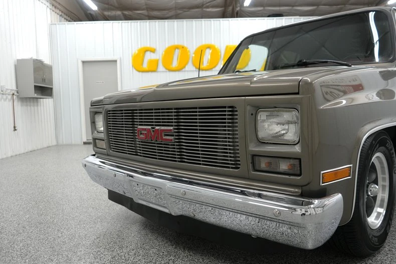 1990 GMC Suburban 7th Gen - Image 30 of 31