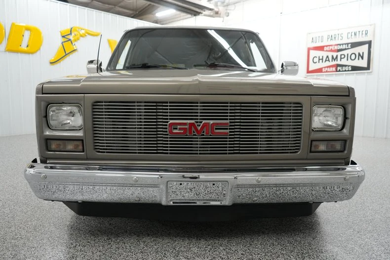 1990 GMC Suburban 7th Gen - Image 29 of 31