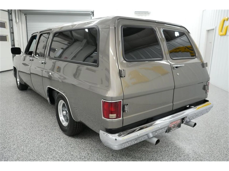 1990 GMC Suburban 7th Gen - Image 7 of 31