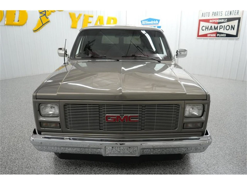 1990 GMC Suburban 7th Gen - Image 27 of 31