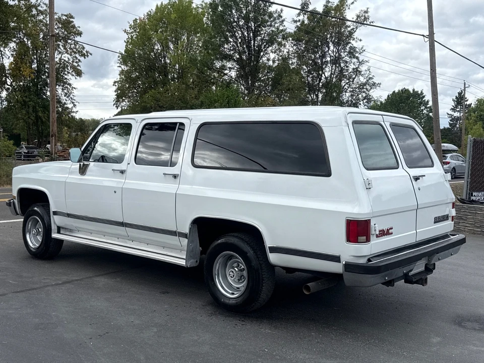 1990 GMC Suburban 7th Gen - Image 4 of 22