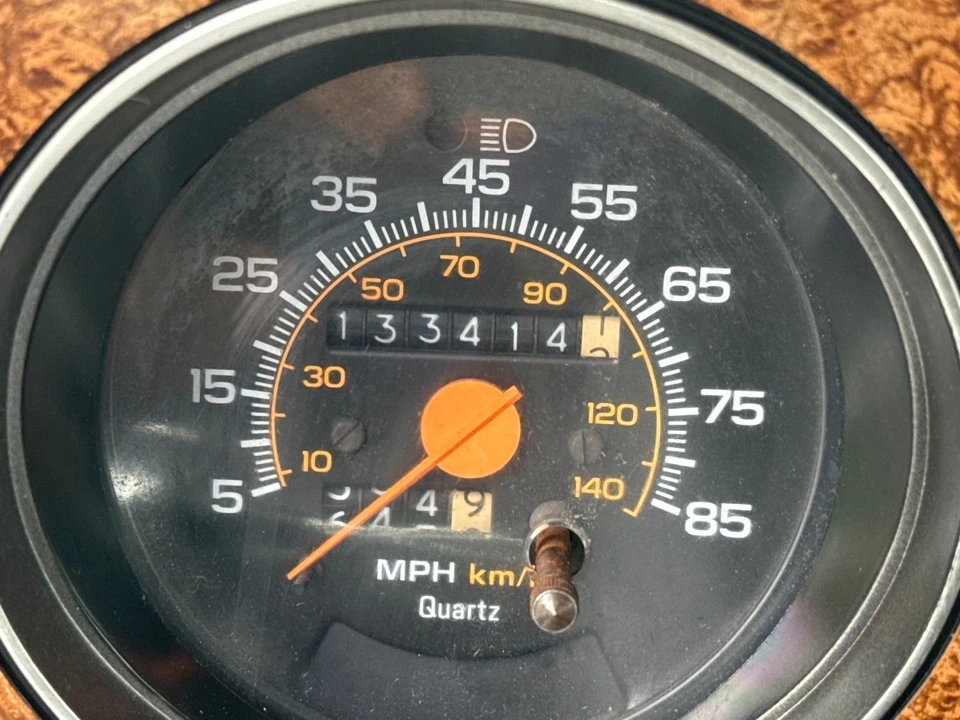 1990 GMC Suburban 7th Gen - Image 11 of 22