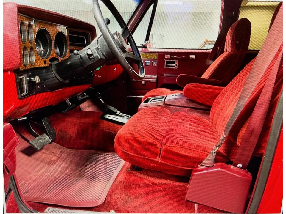 1990 GMC Suburban 7th Gen - Image 11 of 27