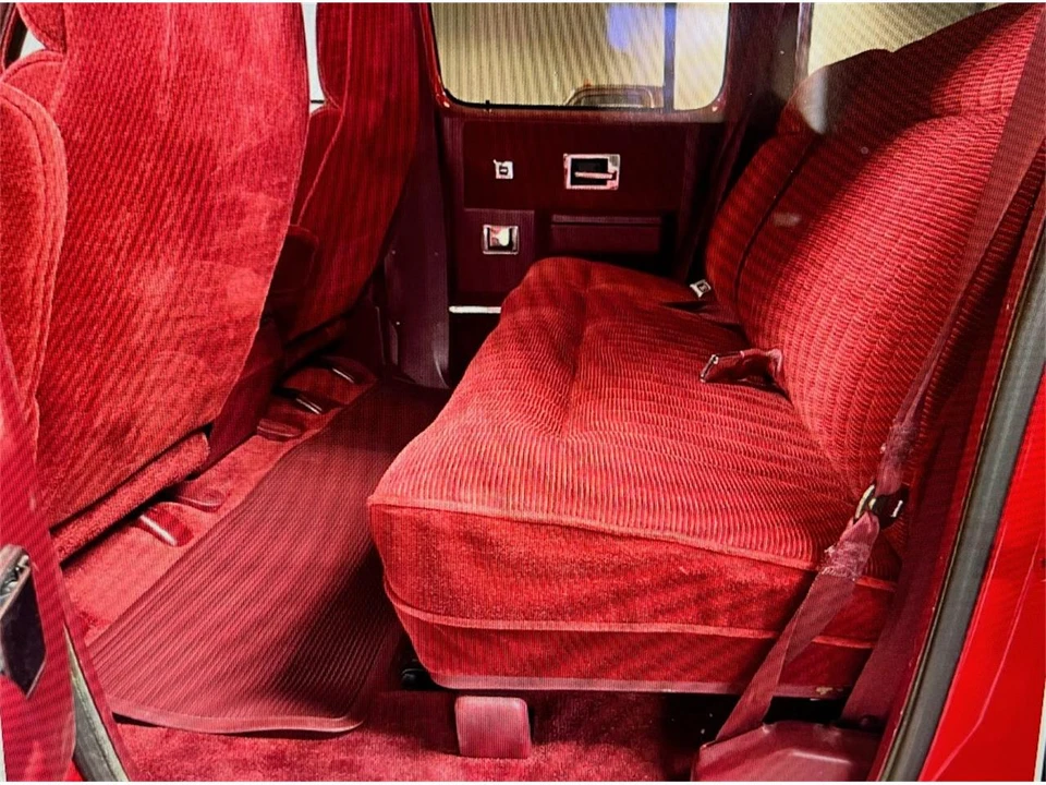 1990 GMC Suburban 7th Gen - Image 12 of 27