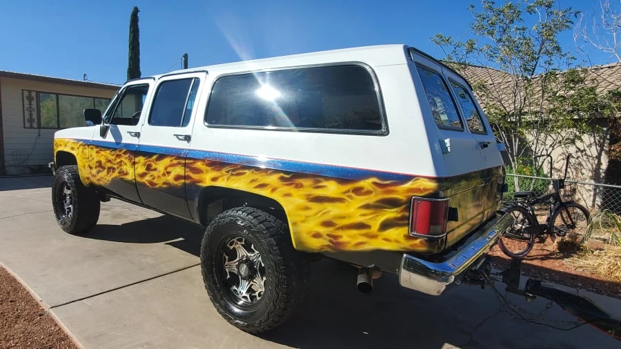 1990 GMC Suburban 7th Gen - Image 4 of 12