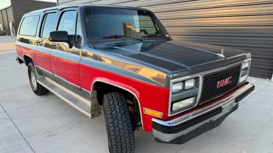 1990 GMC Suburban 7th Gen - Image 7 of 27