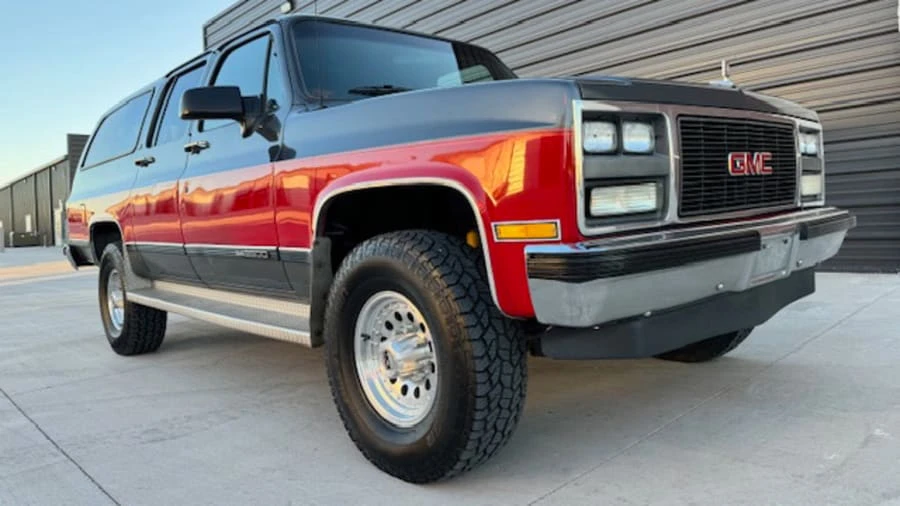 1990 GMC Suburban 7th Gen - Image 11 of 27