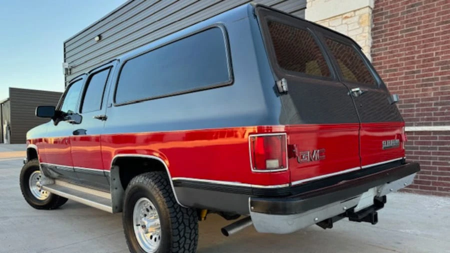 1990 GMC Suburban 7th Gen - Image 8 of 27