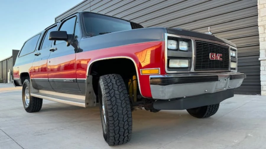 1990 GMC Suburban 7th Gen - Image 6 of 27