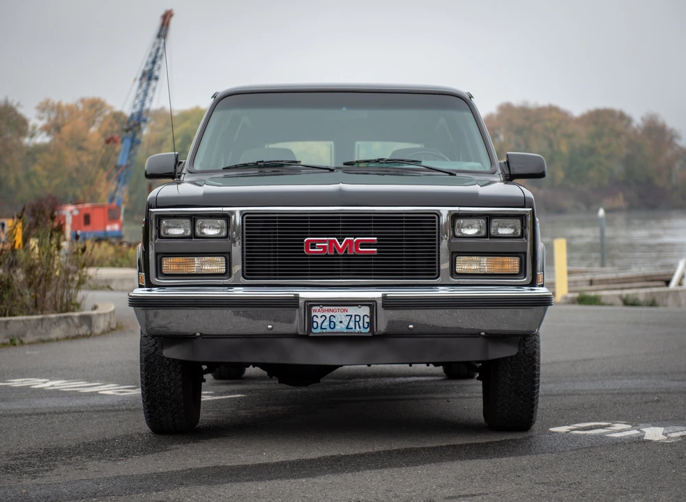 1990 GMC Suburban 7th Gen - Image 24 of 31