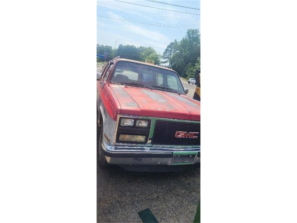 1990 GMC Suburban 7th Gen - Image 6 of 9