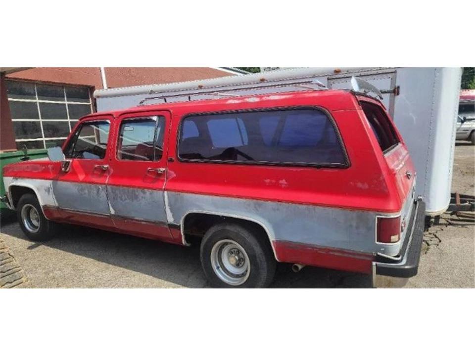 1990 GMC Suburban 7th Gen - Image 4 of 9