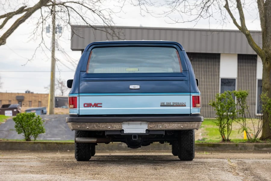 1990 GMC Suburban 7th Gen - Image 5 of 31