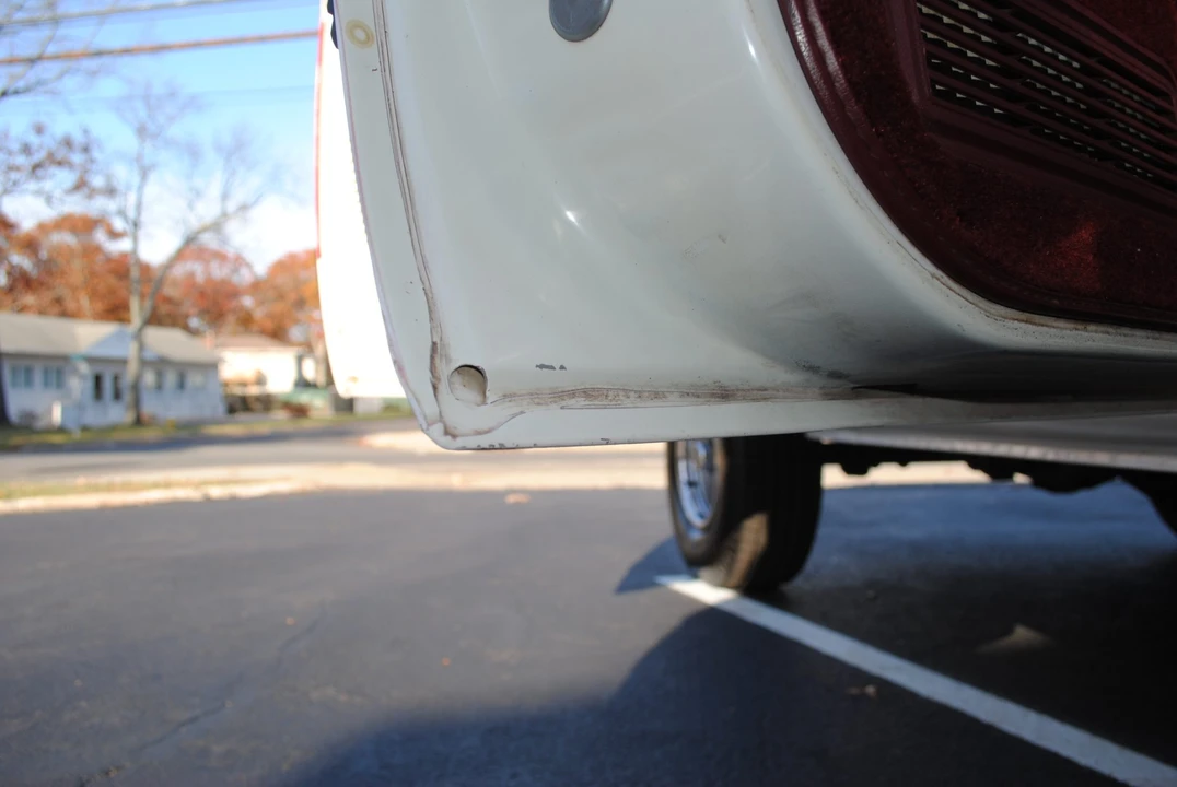 1990 GMC Suburban 7th Gen - Image 24 of 31