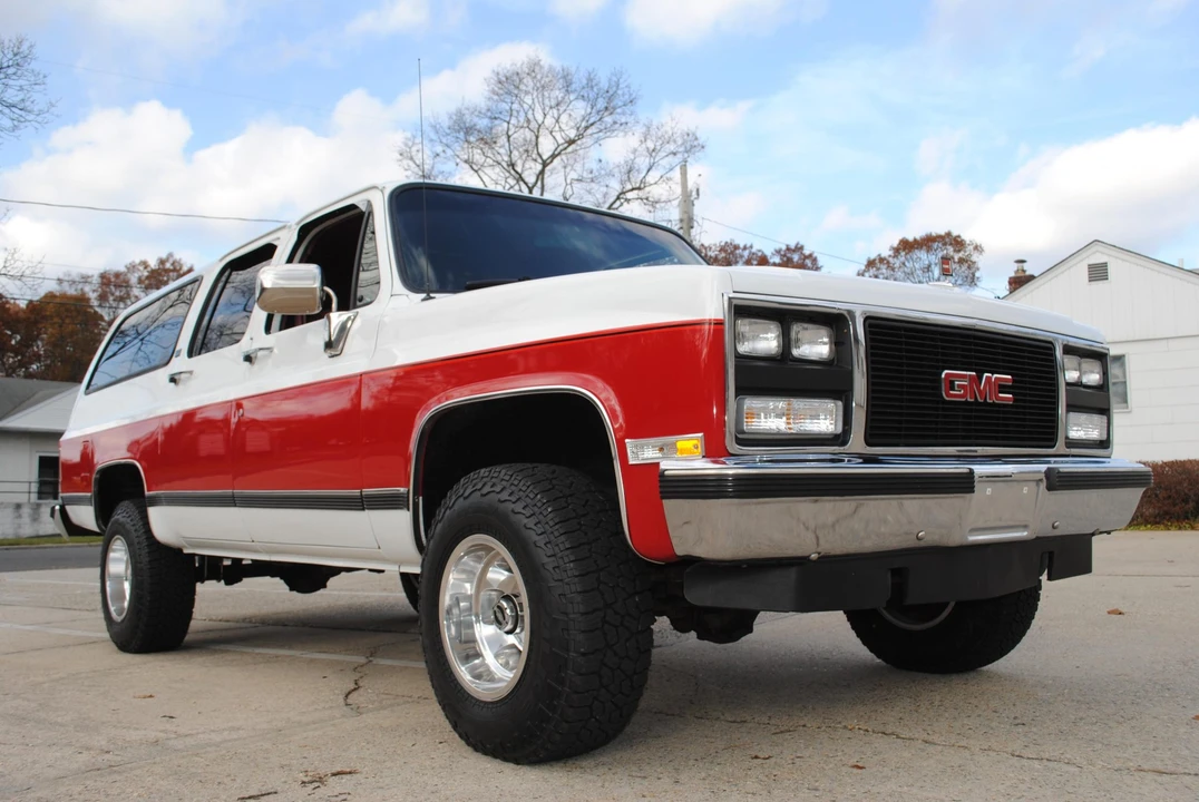 1990 GMC Suburban 7th Gen - Image 26 of 31