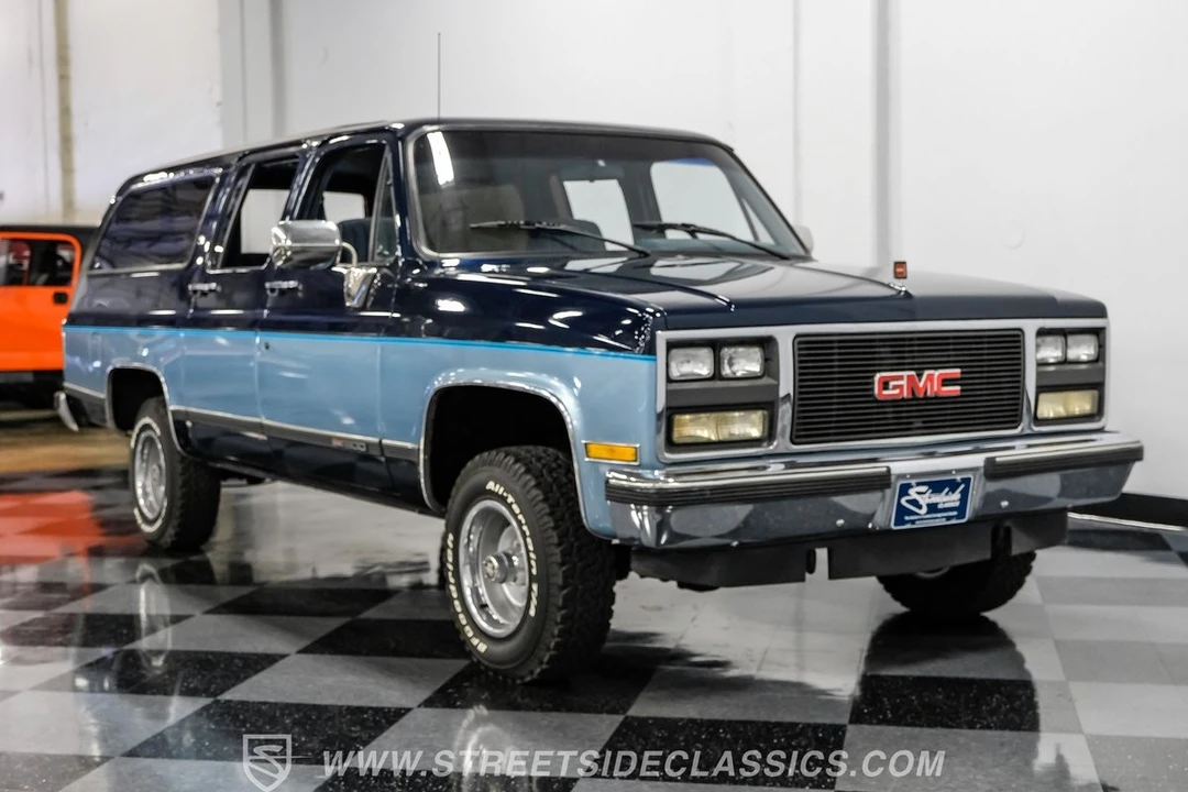 1990 GMC Suburban 7th Gen - Image 15 of 21