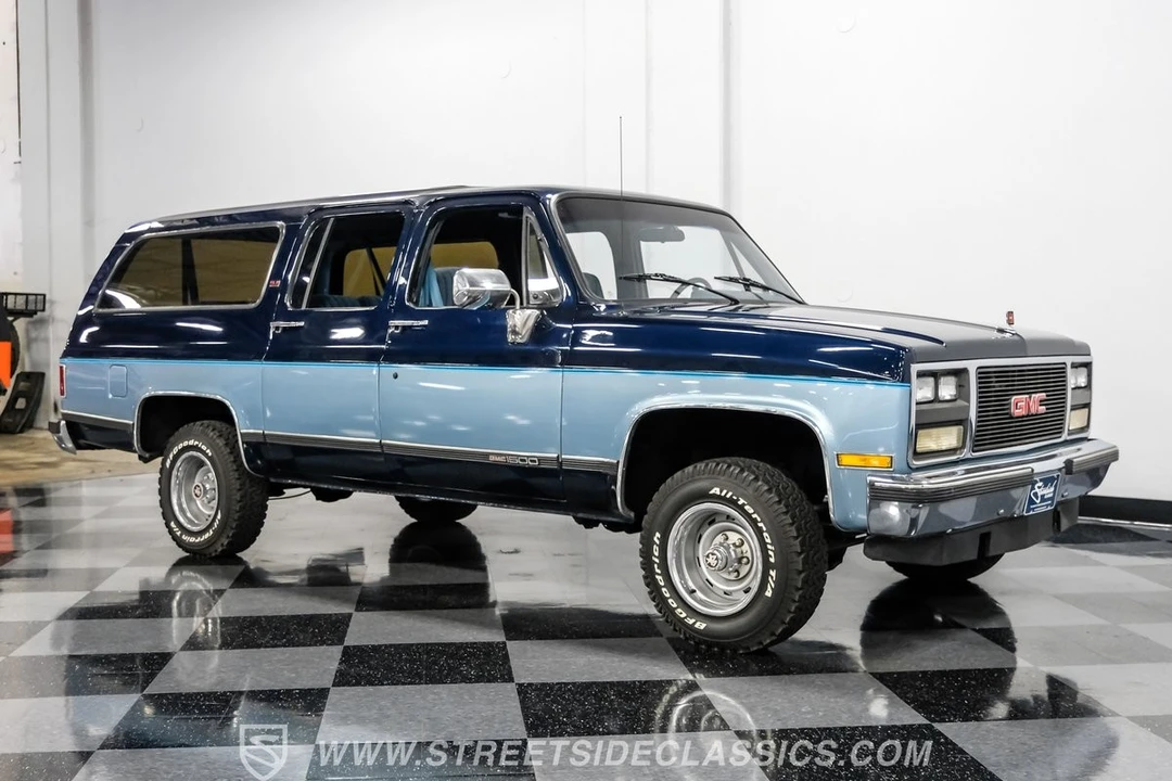 1990 GMC Suburban 7th Gen - Image 13 of 21