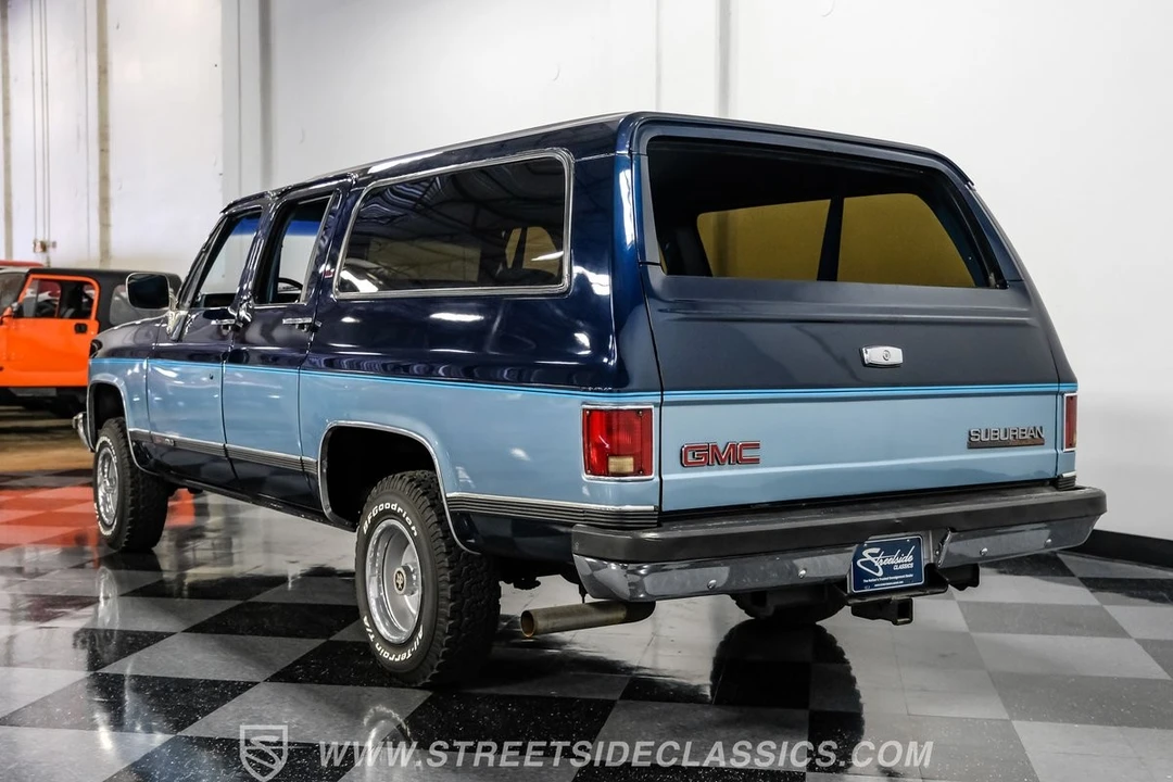 1990 GMC Suburban 7th Gen - Image 8 of 12