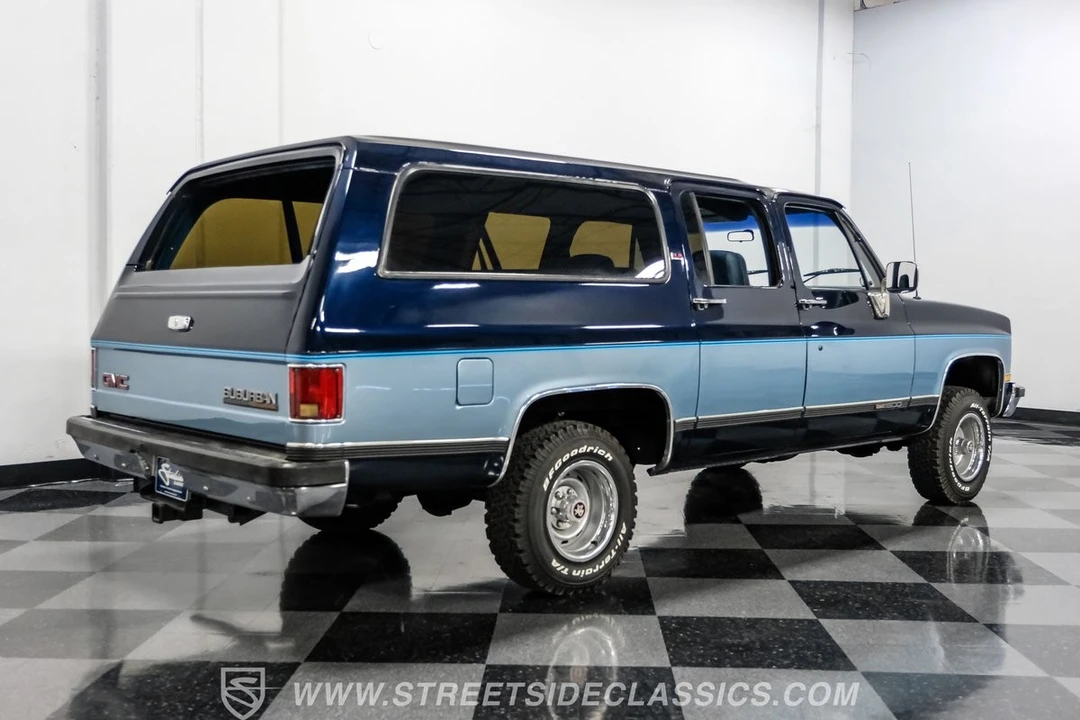 1990 GMC Suburban 7th Gen - Image 10 of 12