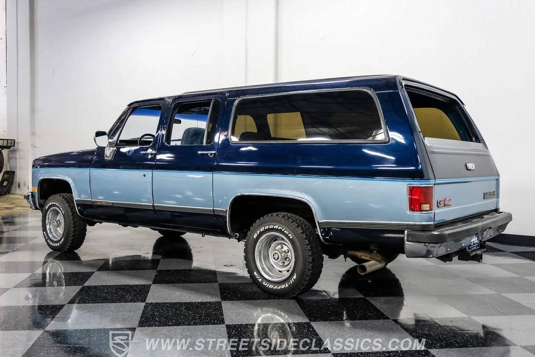 1990 GMC Suburban 7th Gen - Image 6 of 12